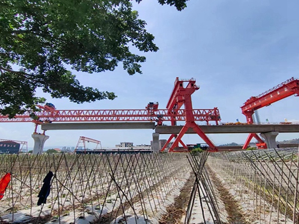 遼寧朝陽架橋機(jī)出租廠家運(yùn)架一體架橋機(jī)做好預(yù)檢
